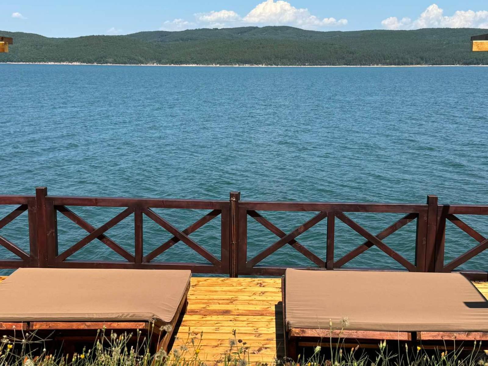 Villa Iskar Lake Residence By Bookvillabg Shtarkelovo Gnezdo Exterior foto