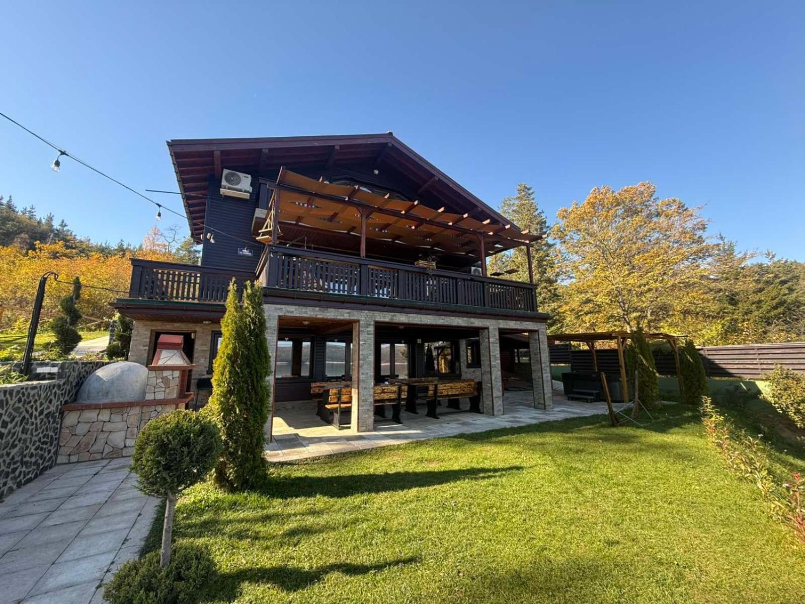 Villa Iskar Lake Residence By Bookvillabg Shtarkelovo Gnezdo Exterior foto